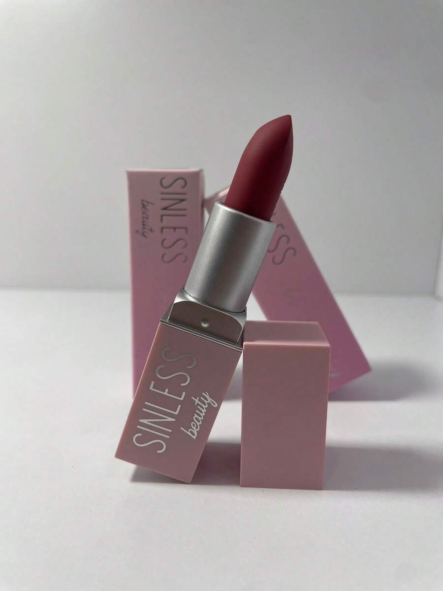 Labial en barra hidratante de larga duración, amplia gama de colores intensos, fórmula suave y aroma agradable, recomendado para mujeres modernas y sesiones de maquillaje profesional.