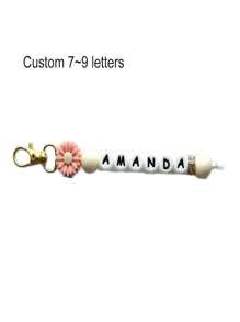 1 pieza Llavero de silicona con margarita personalizada, hebilla con nombre personalizado, regalo conmemorativo, regalo de Año Nuevo (personalizable de 1 a 3/4 a 6/7 a 9/10 a 12 caracteres)