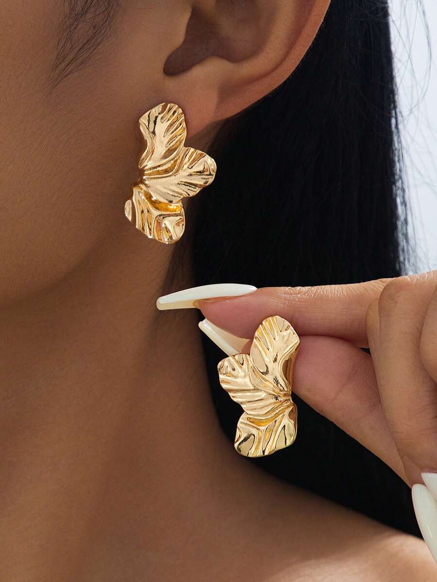 1 Pair Metallic Textured Half Flower Design Elegant Stud Earrings, Women's Gold Jewelry Gift - Yellow Gold - View 1