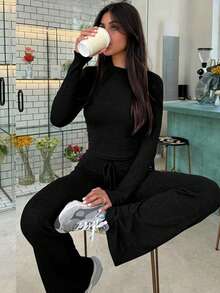 Women's Fashion Cropped Long Sleeve Top And Fitted Flare Pants Sports Suit, Autumn - Black - View 3