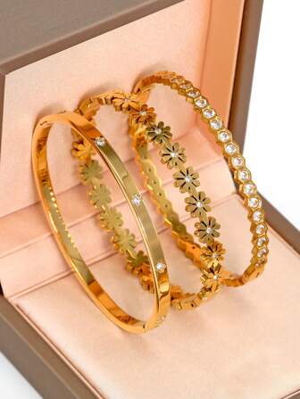 Armband i 18K guldpläterat rostfritt stål med krysantemumblommor, lämpligt för kvinnors vardagskläder, populärt i Europa och USA med liten prästkrage, fyrklöver och honungskakadesign, inläggningar av kubisk zirkonia och strass, generösa personliga lyxiga exklusiva smycken, smyckeset för bröllopshandleden, flickor, kvinnor, mödrar, släktingar, vänner, vackert bröllop, födelsedag, mors dag, alla hjärtans dag-present till flickvän