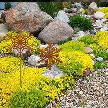 2pcs/4pcs Decorative Snowflake Garden Stakes, Rusty Metal Silhouette For Christmas Garden Decor, Yard Art Stakes Set