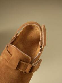 2025年秋季新款儿童平底鞋，圆头经典时尚钩环设计 - 棕色 - 查看 11