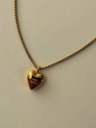 1件不锈钢镀金镂空心形吊坠项链，刻有“Mon Amour”字样，男女皆宜的18K镀金颈链，适合日常佩戴、约会、情人节礼物
