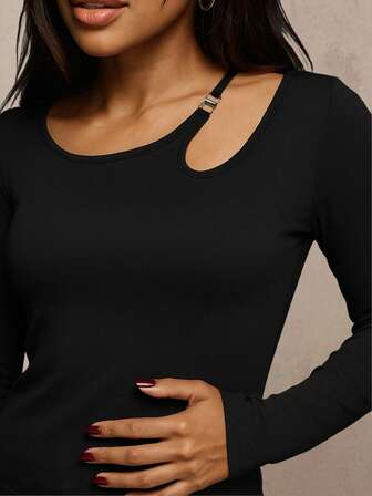 Seksowna dopasowana koszulka z wycięciem w serek i długim rękawem w jednolitym kolorze