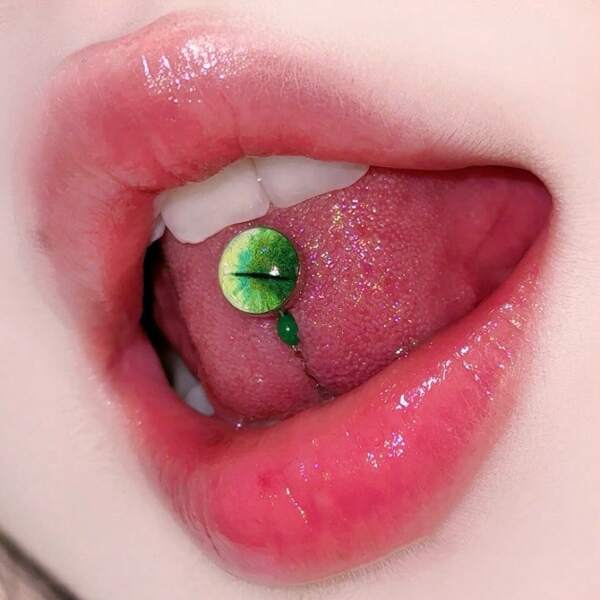 Chaîne de langue en acier de titane avec anneau de langue personnalisé à l'œil vert, bijou de piercing sexy pour la pupille