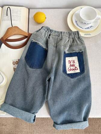 Moderiktiga och mångsidiga jeans för småpojkar, vår