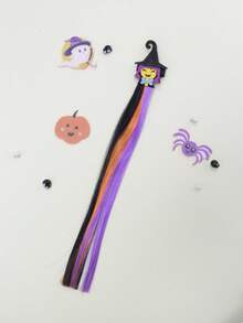 ¡Accesorio para el cabello de bruja de Halloween súper lindo! Peinado de bruja extravagante, mechones de cabello en degradado de colores vibrantes púrpura, naranja y negro, combinados con decoraciones de fantasmas, calabazas y otros adornos festivos. Ya sea para una fiesta escolar o para ir a pedir dulces, úsalo para convertirte instantáneamente en una adorable brujita.