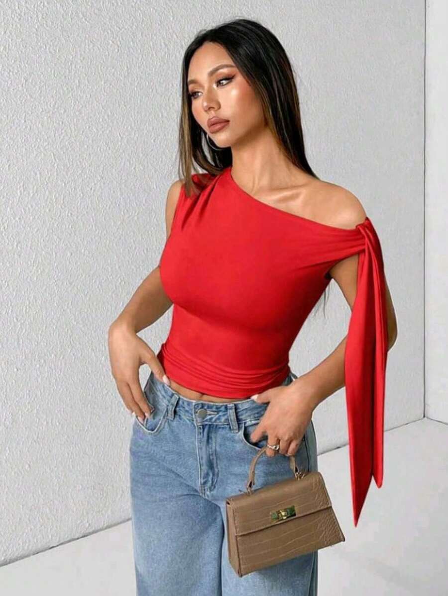 Elegant Suplex T-Shirt Top With Asymmetrical Shoulders And Straps, Ideal For Daily Use, Outings, Nightclubs, Parties, Halloween Costumes - 紅色 - 查看 1