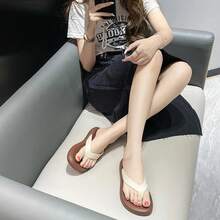 New Flip-Flops Women Wear Fashion Online Celebrity Beach Shoes Indoor Non-Slip Soft-Soled Bag Sandals And Slippers. - Beige - View 4