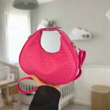 Bolso de mano retro tejido para mujer: bolso de media luna de textura suave, versátil para llevar debajo del brazo, de un solo hombro o cruzado. - Rosa Fucsia - Ver 2