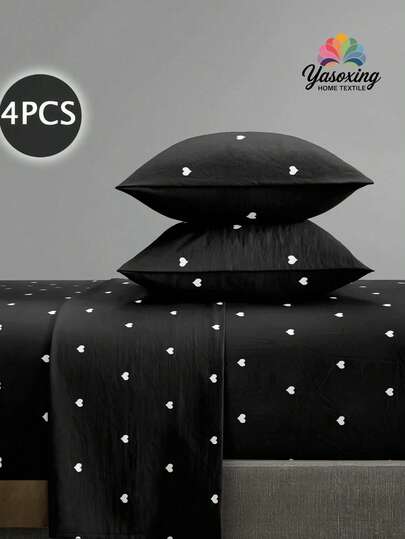 Conjunto de cama com estampa de corações pretos, composto por 4 peças: 1 saia para cama, 1 lençol de cima e 2 fronhas (enchimento de travesseiro não incluso). Conjunto de saia para cama de luxo, disponível nos tamanhos: Super King, King, Queen e Twin. A saia para cama possui um design com bolsos profundos, adequado para colchões de até 30 cm de altura. Macia, respirável e resistente a amassados, melhora a qualidade do sono, exalando um estilo luxuoso de hotel. Presente ideal para pais, amigos, estudantes ou para a volta às aulas.