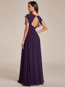 Đầm phù dâu bằng vải chiffon màu tím, tay ngắn, thiết kế cổ chữ V xếp ly hở lưng, đường may xếp ly tinh tế, phù hợp cho mẹ cô dâu. - Màu tím - Xem 3