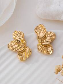 1 Pair Metallic Textured Half Flower Design Elegant Stud Earrings, Women's Gold Jewelry Gift - Yellow Gold - View 2
