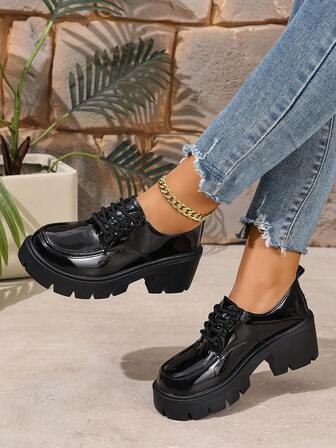 2025 Spring/Autumn New Thick Heel Lace-Up Round Toe Black Patent Leather Brogues Plus Size Mary Jane Bow Buckle Flats