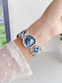 1 Stück Neues kreatives Ölgemälde Smartwatch-Band für Frauen, elastisches Metallarmband in Gold kompatibel mit Apple Watch Armband Ultra 2 49mm 45mm 44mm 38mm 40mm 41mm 42mm 46mm, modisches luxuriöses asymmetrisches geometrisches Damen-/Mädchen-Armband kompatibel mit Apple Watch Series