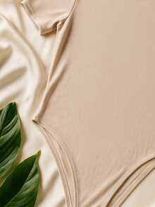 Women's Elegant Suplex Bodysuit With Lining, Short Sleeves, Perfect Fit, Versatile Fashion, Minimalist Look, Casual Chic Style For Summer, Simple, Casual, Elegant, Knitted, Backless - 米色 - 查看 4
