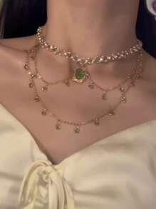 1 stuk elegante groene/rode hangerketting in Boheemse stijl voor vrouwen, ovale hangerketting met imitatieparels, sprankelend ontwerp, geschikt voor feestjes, casual outfits en cadeaus