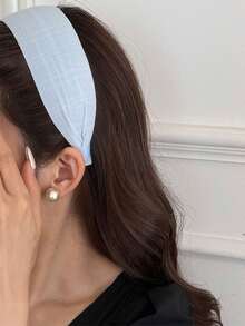 1条时尚宽边糖果色纯色发箍，简约设计修饰脸型，适合优雅女性日常佩戴、约会、聚会、通勤、春夏穿搭搭配，也是送给朋友的礼物。这款发箍可用于化妆、发圈、发饰等场合，也适合秋季穿搭、居家、护肤等。 - 彩色 - 查看 15