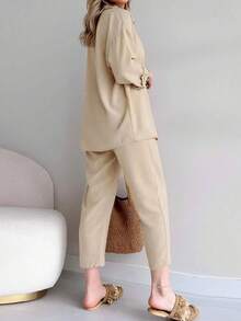 Set de 2 piezas: blusa de manga larga con botones delanteros y bolsillos y pantalones largos con cintura anudada para mujer - Albaricoque - Ver 2