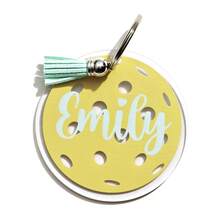 定制棒球亚克力包挂饰 - 时尚运动背包、包包配件，适用于包包、钥匙扣、行李牌，是送给情侣、朋友和宠物的理想礼物，也是生日礼物、儿童惊喜礼物、返校季完美配饰，精致浪漫，包包及行李箱包，定制包包配件，新年魅力