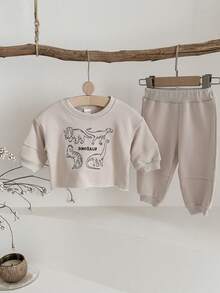 2 件套男婴休闲恐龙刺绣圆领长袖运动衫和裤子套装，春秋 - 杏色 - 查看 4