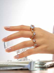 1pc Luxury Sparkling Stainless Steel Gold Plated Ring, Featuring Geometric Faux Diamond Encrusted Prong Setting Details, Suitable For Women's Formal Occasions Like Gala, Wedding