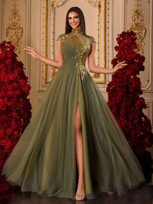 Chiếc đầm dạ hội bằng chiffon đính sequin màu xanh ô liu sang trọng này có đường xẻ cao đến đùi, thanh lịch và trang trọng, phù hợp cho các buổi dạ tiệc, tiệc tối trang trọng, sự kiện thảm đỏ và các dịp khác. Nó cũng có thể được mặc như một chiếc đầm chữ A, đầm dự đám cưới, đầm dự thi sắc đẹp, đầm dự tiệc trang trọng, đầm tốt nghiệp, đầm phù dâu hoặc đầm chiffon đặc biệt khác. Thích hợp cho tiệc mùa xuân. - Màu xanh Ô liu - Xem 6
