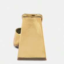Lovebug Triangular Block Heel Sandals - Vàng - Xem 5