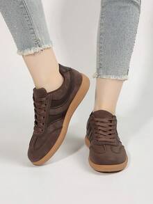 Giày thể thao nữ đế bệt màu kaki cổ điển thời trang thường ngày 2025 mới đa năng, thoải mái, đa năng, đi trong nhà, đi chơi, đi làm, đi học, đi làm, giày thể thao nữ đế bệt màu trơn - màu nâu - Xem 4