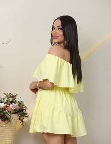 High Elasticity Flexible Fabric Loose Fit Comfort And Style Perfect Fit Piece That Enhances The Body Fabric That Stretches Shapes Without Tightening Free Movement Ideal For Hot Days  Romper Off-The-Shoulder Romper Romper With Ruffle Romper With Elastic Waist Short Women's Romper Dress-Style Romper Light And Comfortable Romper Jumpsuit With A Fluid Fit Summer Romper Jumpsuit With Off-The-Shoulder Neckline Simple Knot Hem With Ruffle Pleated Casual And Feminine Look Clothes For Summer 2025 Boho Chic Style Romantic Look Romper For Outing Light Look For Everyday Fashion Romper Summer Wildcard Piece Clothes With Feminine Ruffles Charming Romper Ruffled Bust Romper Loose Romper Jumpsuit With Marked Waist Women's Romper With Ruffle Straight Neckline Romper Strapless Romper With Optional Strap (If Applicable) Jumpsuit With Off-The-Shoulder Sleeves  Romper - 黃色 - 查看 2