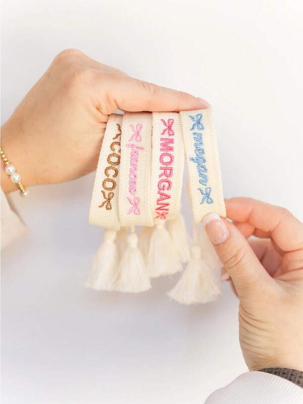 Pulsera personalizada con nombre, pulsera tejida con letra bordada personalizada, pulsera de unicolor con borla y letra bordada, accesorio de muñeca con letra bordada personalizada y borla, adecuado para uso diario, decoración de boda, regalo para dama de honor, regalo para madre, regalo de cumpleaños, regalo de Navidad