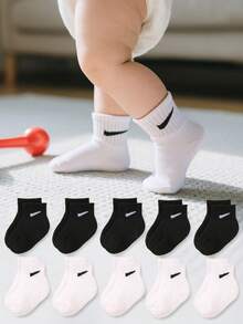 10 perechi de șosete sport casual alb-negru, stil toamnă și iarnă, pentru copii mici, șosete de mers pe jos pentru bebeluși, șosete calde de iarnă din țesătură terry îngroșată, potrivite atât pentru băieți, cât și pentru fete.