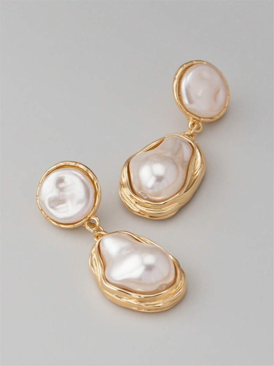 1 paire de boucles d'oreilles asymétriques style baroque français vintage avec faux perles, boucles d'oreilles élégantes et de style européen pour les fêtes et les banquets