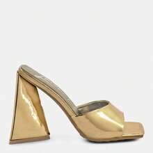 Lovebug Triangular Block Heel Sandals - Vàng - Xem 1