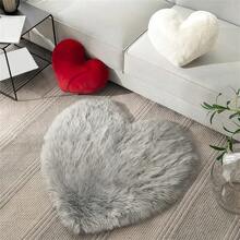 1pc Heart-Shaped Soft Plush Area Rug, Suitable For Girls Bedroom, Vanity Chair, Home Decor
