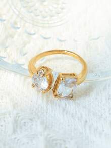 1pc Luxury Sparkling Stainless Steel Gold Plated Ring, Featuring Geometric Faux Diamond Encrusted Prong Setting Details, Suitable For Women's Formal Occasions Like Gala, Wedding