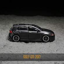 Bburago 1:64 大众高尔夫 GTI 2017 压铸模型 - 合金银黑色顶部、可开启车门和引擎盖、成人收藏桌迷你汽车展示架​