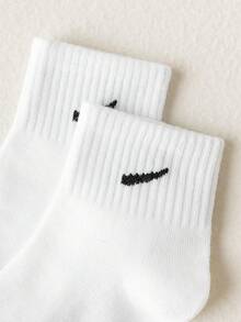 1/10/15/20 زوج جوارب أطفال/أطفال صغار، مزينة بخطوط/أحرف/أرقام باللون الأسود/الأبيض/الرمادي، تصميم كلاسيكي بسيط، قابلة للتنفس ناعمة ومريحة للبشرة، جوارب متعددة الاستخدامات مناسبة للحياة اليومية والعطلات والعودة إلى المدرسة والخارج والملابس الكاجوال، ألوان وأنماط عشوائية - متعدد الألوان - مشاهدة 3