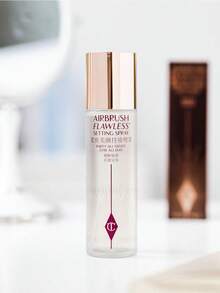 Charlotte Tilbury 喷枪完美防水定妆喷雾，无油轻盈保湿喷雾，用于定妆，100 毫升/3.3 盎司 - 無色 - 查看 3