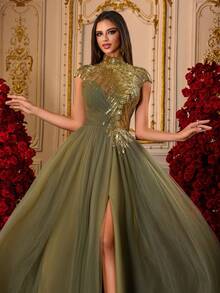 Chiếc đầm dạ hội bằng chiffon đính sequin màu xanh ô liu sang trọng này có đường xẻ cao đến đùi, thanh lịch và trang trọng, phù hợp cho các buổi dạ tiệc, tiệc tối trang trọng, sự kiện thảm đỏ và các dịp khác. Nó cũng có thể được mặc như một chiếc đầm chữ A, đầm dự đám cưới, đầm dự thi sắc đẹp, đầm dự tiệc trang trọng, đầm tốt nghiệp, đầm phù dâu hoặc đầm chiffon đặc biệt khác. Thích hợp cho tiệc mùa xuân. - Màu xanh Ô liu - Xem 8