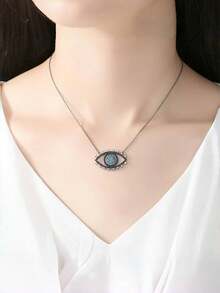 1 Peça de Colar de Olhos Azuis, um Colar Pingente de Zircônia Incrustado de Cobre. É um acessório elegante e criativo para vestidos formais, e também adequado para decorações de festas temáticas de Halloween. Pode ser dado como presente de Halloween para familiares e amigos, e também pode ser usado diariamente, sendo simples e elegante.