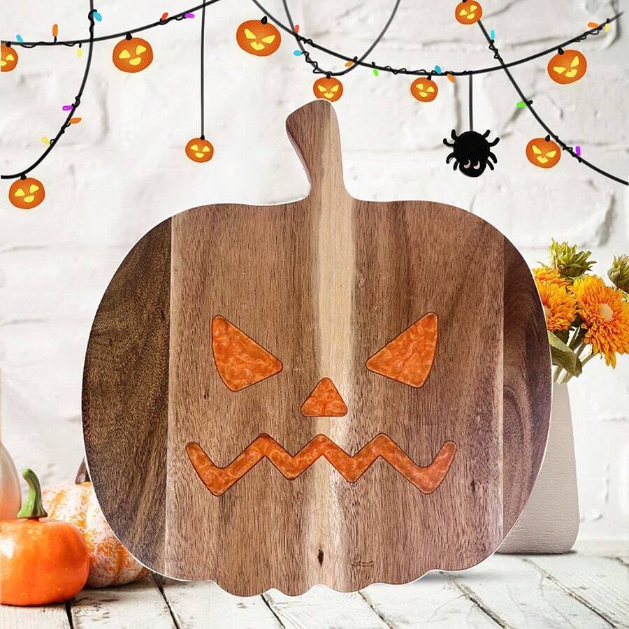 Planche à découper en résine d'Halloween, planche à fromage en forme de citrouille en bois, planche à découper pour steak occidental et fruits, planche décorative de cuisine, plateau à fromage de dinde de Thanksgiving, convient pour les cadeaux de Noël en famille et les fêtes de restaurant.