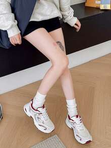 Neue Damen Freizeitsneaker, Plateau-Sneaker, weiße Farbvariante, Partnerlook, runde Zehenkappe mit Schnürung, Mesh- und Leder-Patchwork, atmungsaktiv und vielseitig, bedrucktes Graffiti, College-Stil, Outdoor-Wandern Lässig Pendler Schuhe - Rot - Übersicht 3