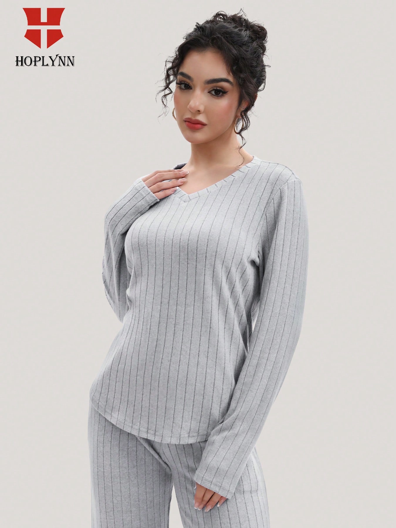 طقم ملابس علوية طويل الأكمام بياقة على شكل حرف V ل...