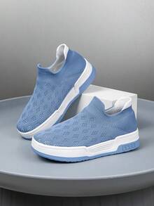 1 Pair Kids' Sneakers, Breathable Elastic Soft Shock-Absorbing Quick-Drying Lightweight Non-Slip Slip-On Casual Shoes For Boys And Girls, Suitable For Running, Walking, Street Style, And Campus Style - Blue - View 2