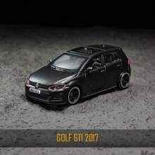 Bburago 1:64 大众高尔夫 GTI 2017 压铸模型 - 合金银黑色顶部、可开启车门和引擎盖、成人收藏桌迷你汽车展示架​