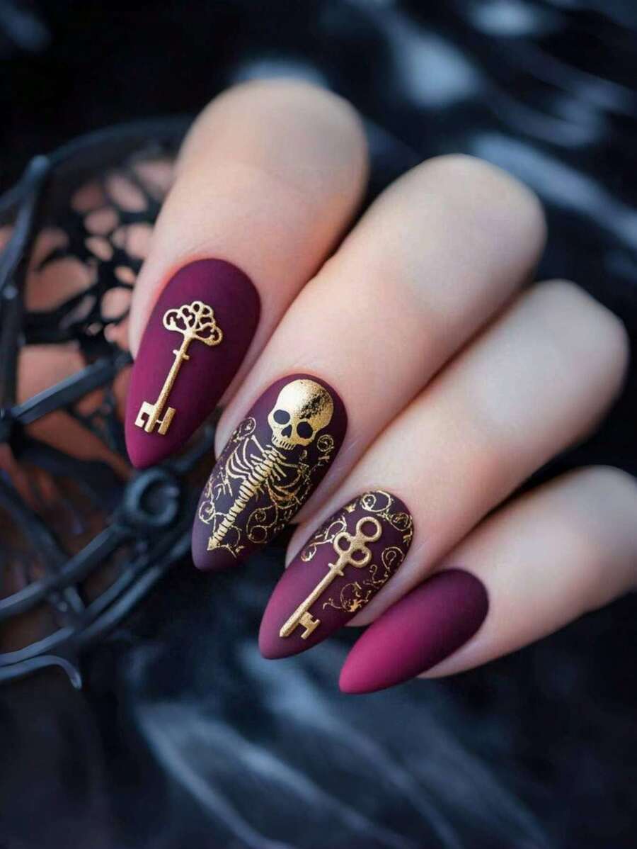 Unhas Falsas Almond de Comprimento Médio para Halloween, Adesivo de Unha com Padrão de Caveira e Chave, Destacável, 24 Peças Roxas, Arte de Unhas, Unhas Y2K, Unhas Postiças Almond, Suprimentos de Unhas para Halloween