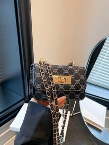 1pc Pu Fashion Retro Monogram Mini Fashion Coin Small Square Bag, Versatile Niche Design Fashion Shoulder Crossbody Bag, Comfortable Shoulder Strap, Smooth Long Style, Versatile And Not Picky, Suitable For Daily Outings, Play, School, Commuting Use, Is A Perfect Gift For Friends - Fashion Crossbody Bag - View 7