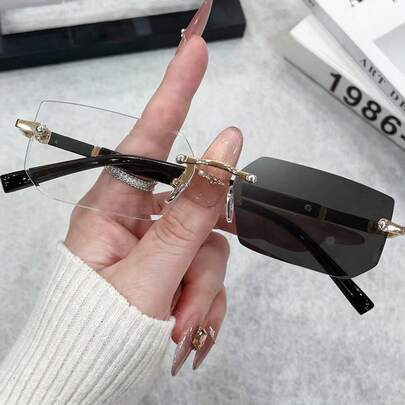 1 副男士无框金属时尚眼镜，适合日常佩戴